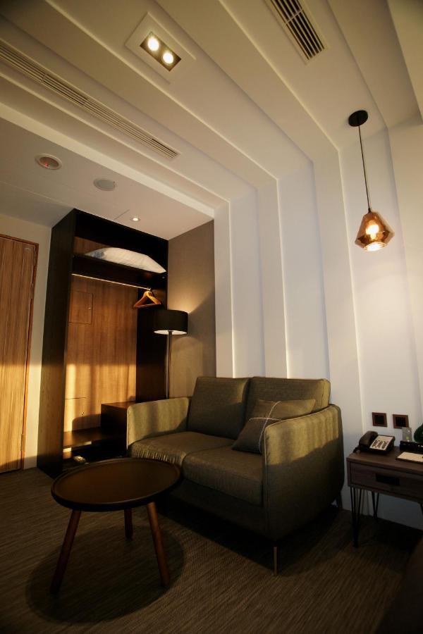 He-Jia Hotel Miaoli Exteriör bild