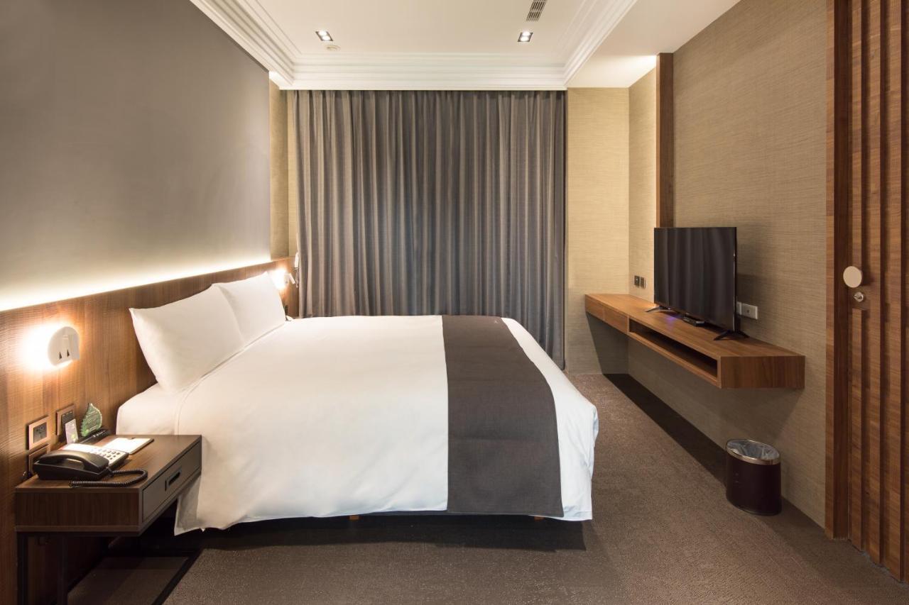 He-Jia Hotel Miaoli Exteriör bild